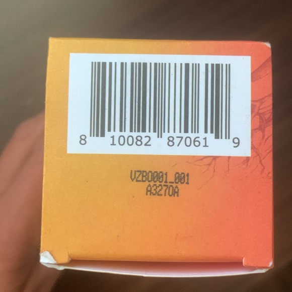 FLORIA VIBRANCE BODY OIL with Organic Botanicals - Picture 7 of 9